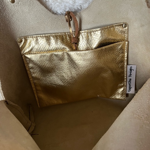 NWT Super Chic MI Based - Cream Colored Suede Leather with Gold Detailing - Picture 6 of 6
